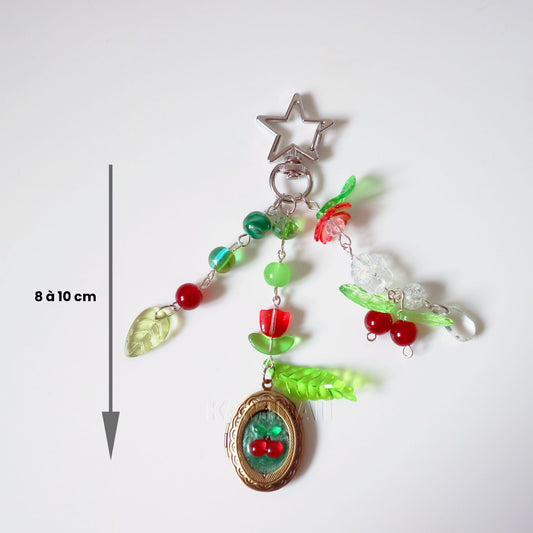 Porte-clé locket décoré à la main