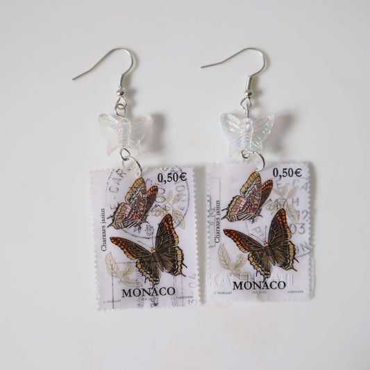 Boucles d’oreilles en timbres vintage