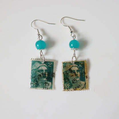 Boucles d’oreilles en timbres vintage