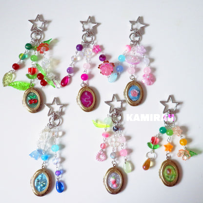 Porte-clé locket décoré à la main