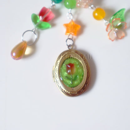 Porte-clé locket décoré à la main